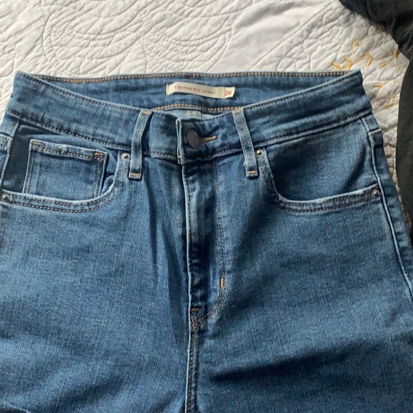 Like New Women’s Levi’s 721 Ankle Jeans size 26 High Rise Skinny - Picture 2 of 9
